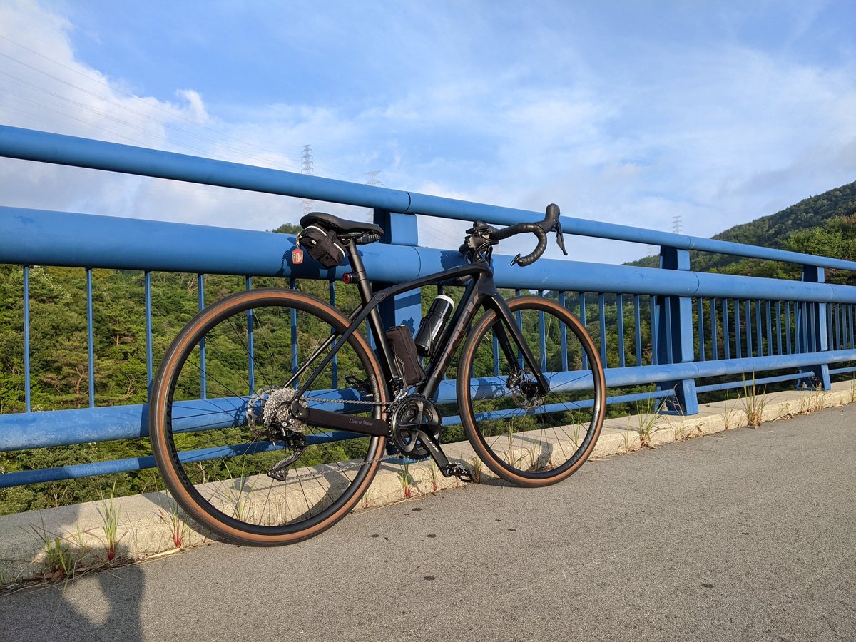 shigekicks63111's tweet image. 今日から盆休み。今朝は、阪急山本から登って長尾山トンネルを抜けたところでパチリ。朝とはいえ暑かった💦

#TREK
#Domane 
#SL5 
#長尾山トンネル