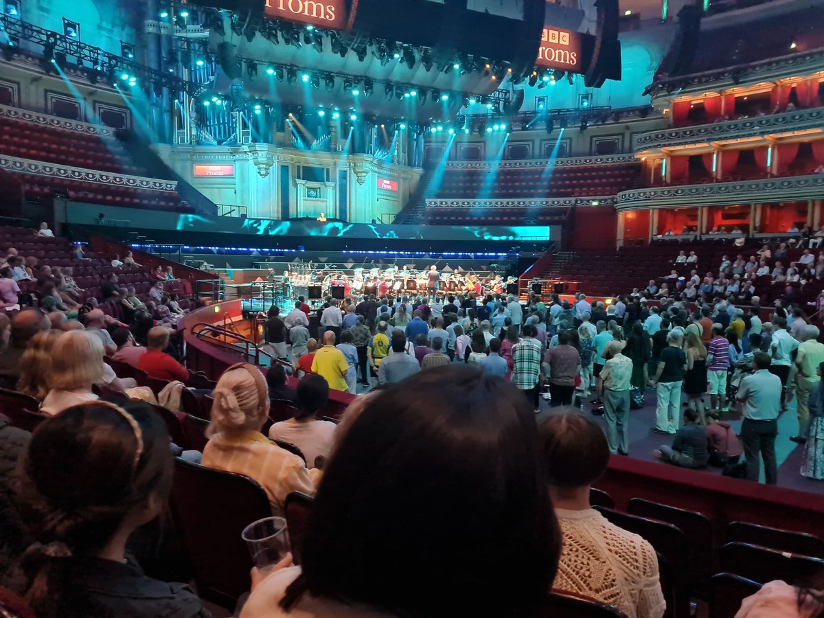 Wow! Did you see the stunning concert from @TredegarBand at the @bbcproms tonight? If you didn't you missed a treat and can listen back on BBC sounds. When did you last hear Ralph Vaughan Williams and heavy metal in the same programme?!? bbc.co.uk/sounds/play/m0…