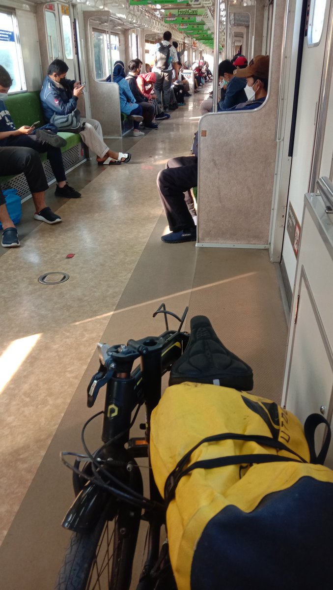 tyo_ou's tweet photo. Thank you @CommuterLine for accommodating people who wants #BiketoWork 🚴‍♂️ https://t.co/m8ayyR8l8t