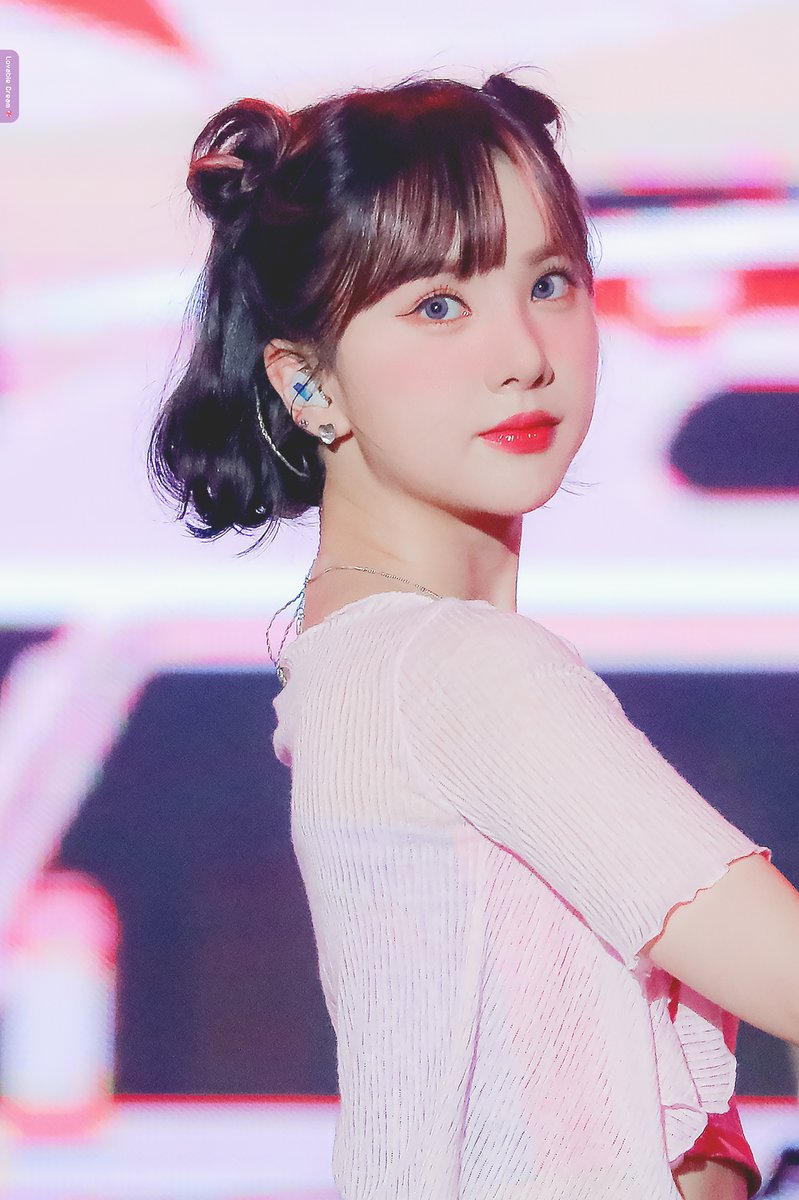 lovable_cream's tweet photo. 220807 귀여운 용맹(?)말티쥬❤️‍🔥 #은하 #EUNHA #비비지 #VIVIZ https://t.co/acW931tNC6