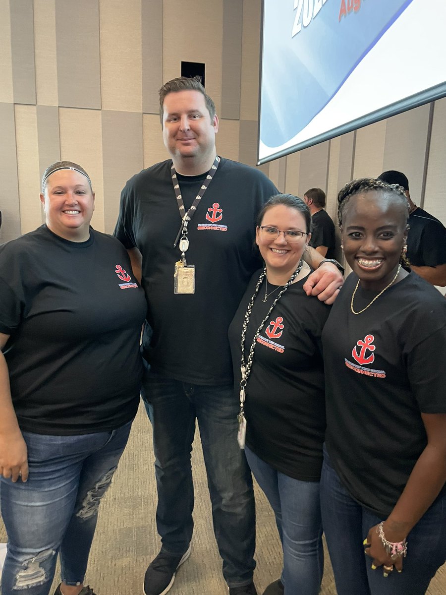 AlwaysExporter's tweet photo. BISD Convocation is a great time to #BeConnected and be inspired! Thank you Flip Flippen, for your love of kids, teachers and education! It’s going to be a GREAT year!!!!#BISDpride #Bportpride https://t.co/CjXnGok5Kq
