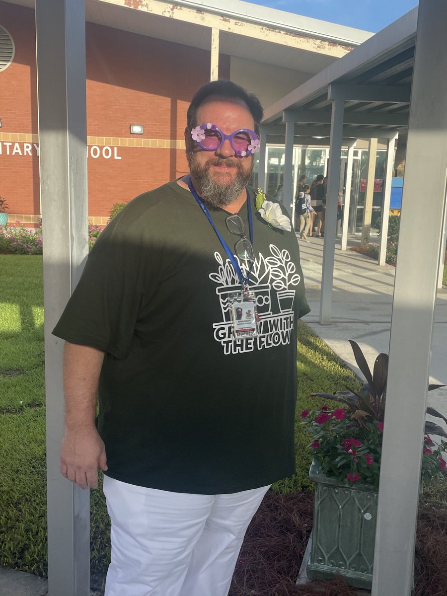 tamikascpps's tweet photo. Assistant Principal, Brian Gough is "Growing with the Flow" at Luling Elementary.  Mr. Gough began his SCPPS career as a Teacher at LES in 1997, and he is honored and proud to return to LES as a support for Teachers and students alike. #ExpectExcellence💯 https://t.co/C5myqBjW1X