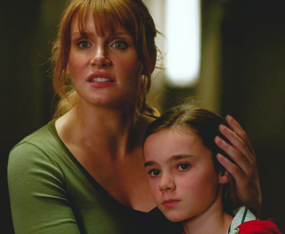 claircdearing's tweet image. "Where--" Claire shrieked, eyes glinting, "is my 𝘥𝘢𝘶𝘨𝘩𝘵𝘦𝘳?"