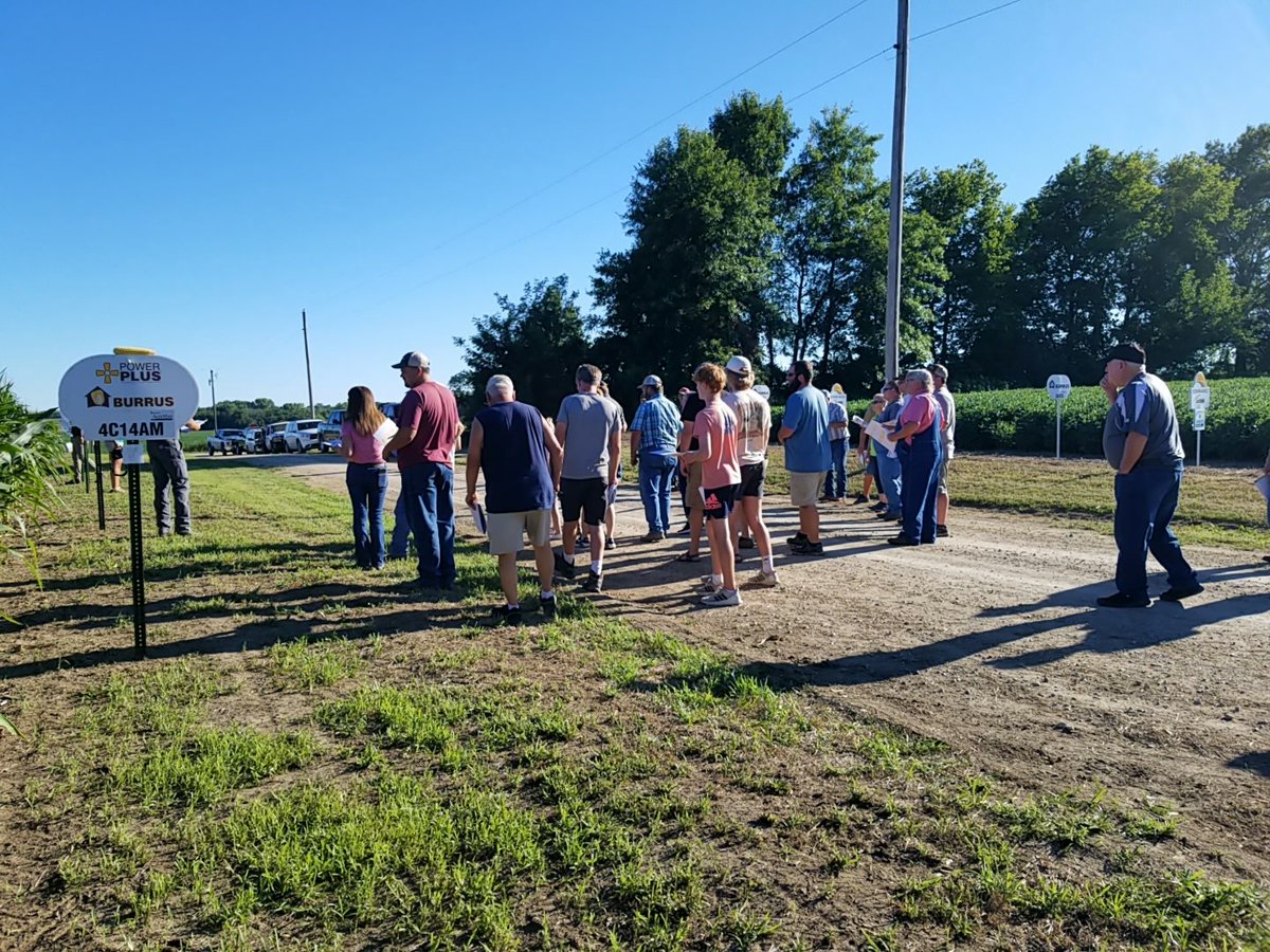 Nice plot, nice crowd.... congratulations Kaleb! #Thinkburrus