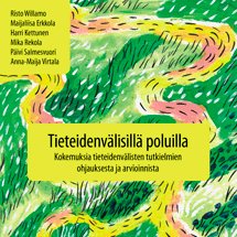 Opettajien akatemian asiantuntijat ovat kirjoittaneet tieteidenvälisten opinnäytteiden ohjaamisesta ja arvioinnista teoksen Tieteidenvälisillä poluilla, joka on saatavilla avoimena Helda Open Booksissa: doi.org/10.31885/97895… #gradu #opinnäytteet #tieteidenvälisyys #arviointi