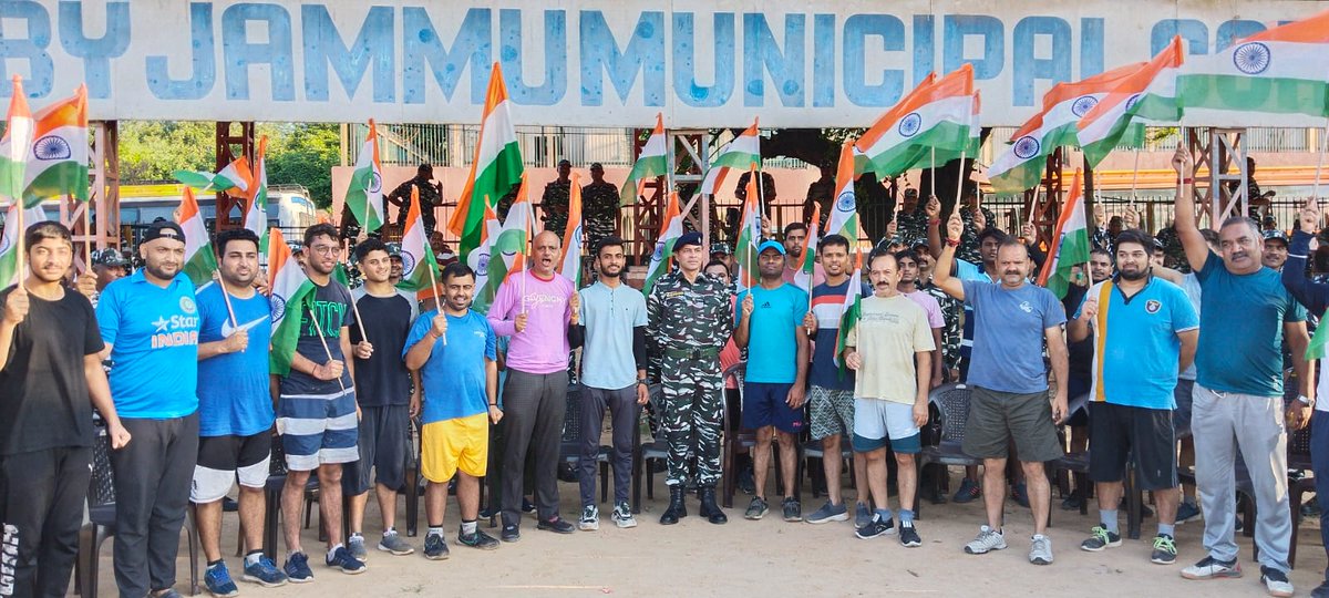jammusector's tweet photo. Let’s Hoist Tricolor in our Homes as a part of #HarGharTiranga
#72Bn organised #FlagRally alongwith public at Parade ground & Amphala area of Jammu city (J&K)
@crpfindia @jammusector
#MomentsWithTiranga #AzadiKaAmritMahotsav https://t.co/vo5rE4JstC