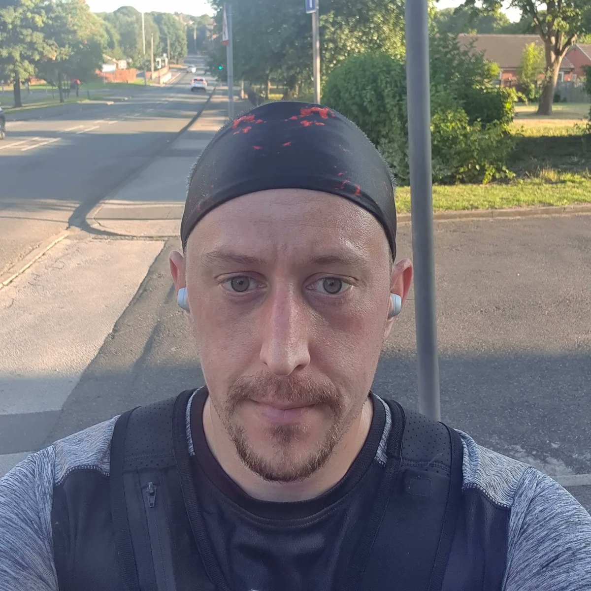 Arkonios's tweet photo. I was day dreaming towards the end of this run it took me a minute to realise I'd past 10k #longrun #runinthesun #morningrun #running #runner #versussocks #versussocksuk #brooksrunning #runhappynation #garmin #garminuk https://t.co/M0l0ShVX4y