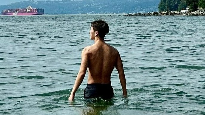 miwon17_'s tweet photo. What's in Vancouver air...?? https://t.co/V8OEq2bgOZ