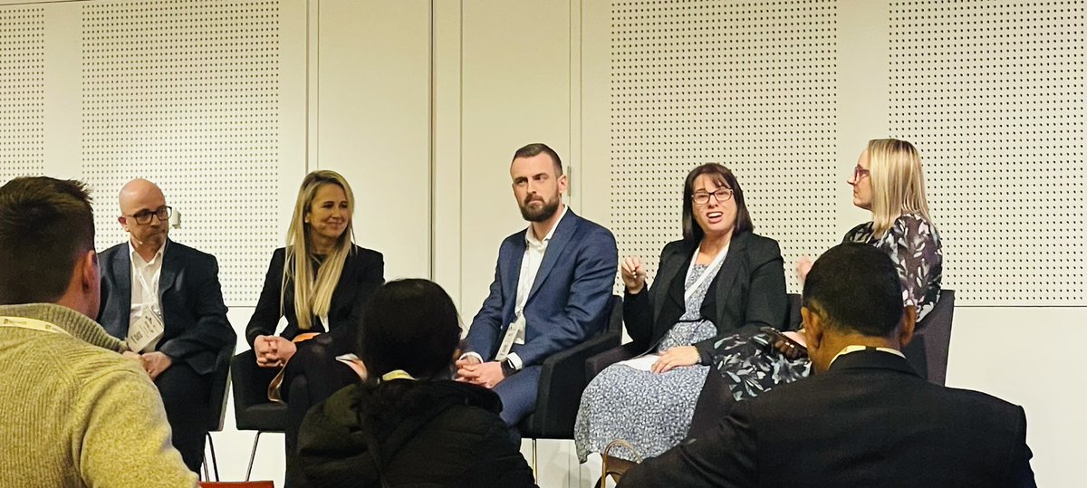 Stephanie Kriewaldt tweet media