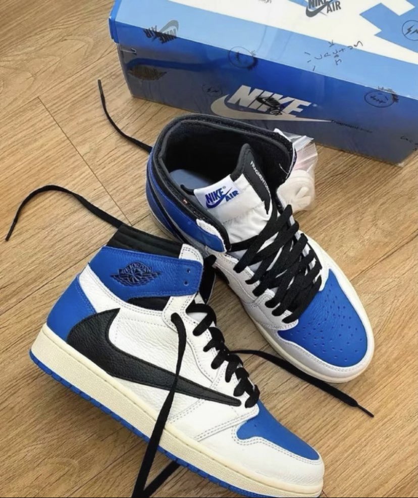 Ivro74's tweet image. Achat impulsif vinted… Au mieux le mec ne sait pas ce qu’il vends, au pire d’ici deux mois vinted me remboursera 🙄😅 j’y crois pas trop mais sait on jamais ! @Sneakerologue me suis fait troler non..? Ps: prix dérisoire…