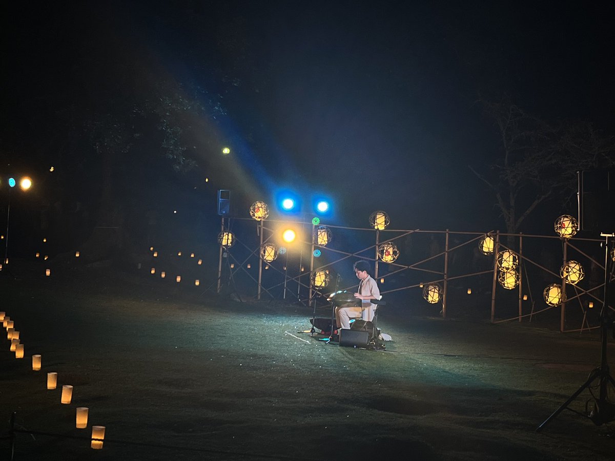 kida_handpan's tweet photo. 8/8に なら燈花会 で演奏してきました
一つ前の二胡の演奏もかっこよかったし、会場の雰囲気もめちゃくちゃよかったです🕯
なら燈花会はもっと有名になってもいいんじゃないですかね！
#なら燈花会 #ハンドパン https://t.co/MgVl0WytZg