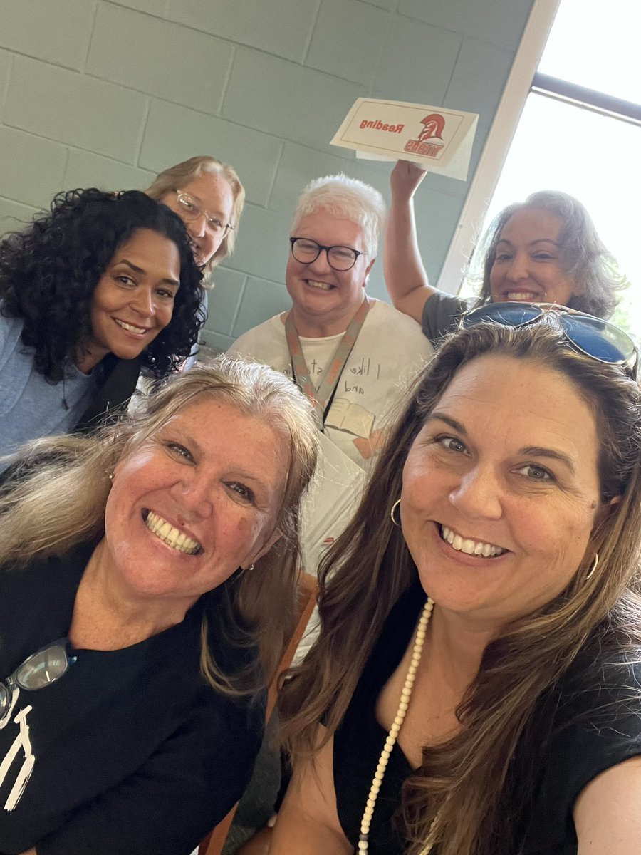 UHS READING TEAM!! It’s going to be a great year!! #achieve3000 <a href="/BernerLinda/">Linda Berner, NBCT</a> @UHSChenoweth <a href="/Bobbie_Grieve/">Bobbie Jo Grieve</a> <a href="/HeyMrCarterVCS/">Ben Carter</a> <a href="/UHSTitans411/">Titans News NeTwork</a>