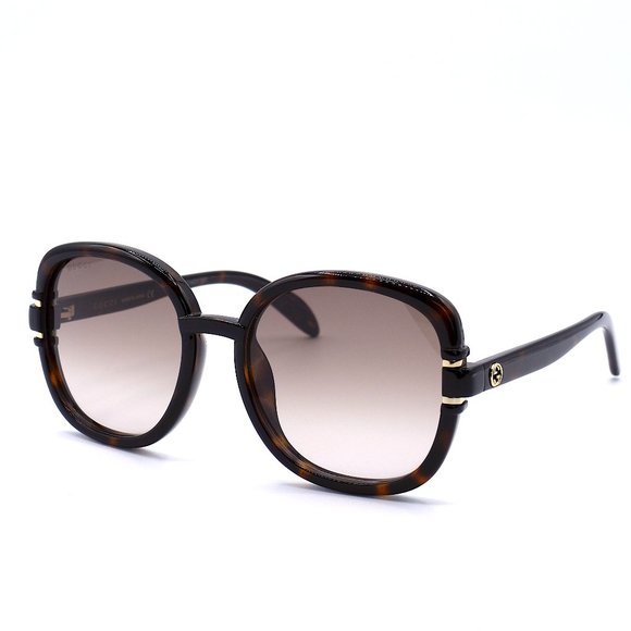 stach_allison's tweet photo. So good I had to share! Check out all the items I'm loving on @Poshmarkapp #poshmark #fashion #style #shopmycloset #gucci #rupertsanderson: https://t.co/RKt47GbFum https://t.co/8ieo3TzpJg