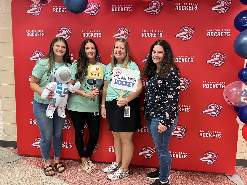 RocketsRR's tweet photo. Sneak-a-Peek at Rolling Ridge happened tonight! Our Rockets had the opportunity to come and meet their teacher and visit their classroom for the first time. Both staff and students are so excited to start a new school year! 🚀❤️💙 #opsfortheirfuture #sneakapeek https://t.co/Al0LBxzSAM