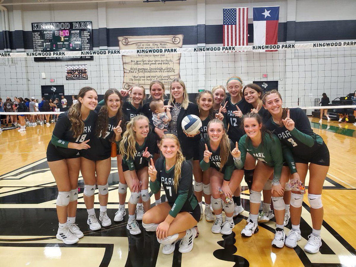 KPVolleyball1's tweet photo. VARSITY WINS!!!! Coming in hot this season with a sweep over New Caney! Great job tonight ladies!! Thanks to everyone that came out! 🔥🏐💚🖤 1-0 #WeAreKPark #ForgetMeRememberWe #KPVB2022 @HumbleISD_KPHS @HumbleISD_Ath https://t.co/TLHyvWlBd6