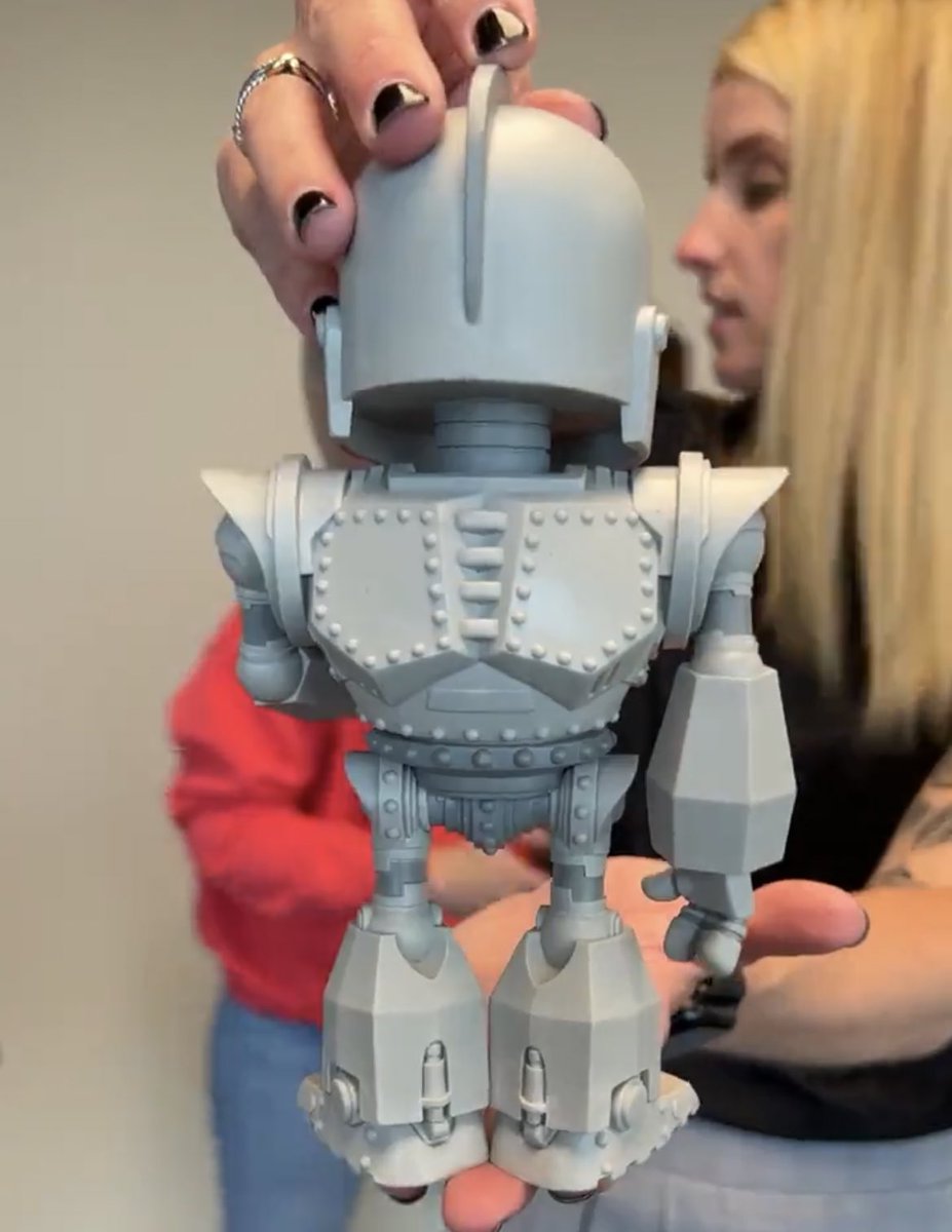 Up close and OOB with the new Iron Giant 3 Liter Funko Soda! ~ #FunKon #FunKon2 #FunKonII #FPN #FunkoPOPNews #Funko #POP #POPVinyl #FunkoPOP #FunkoSoda