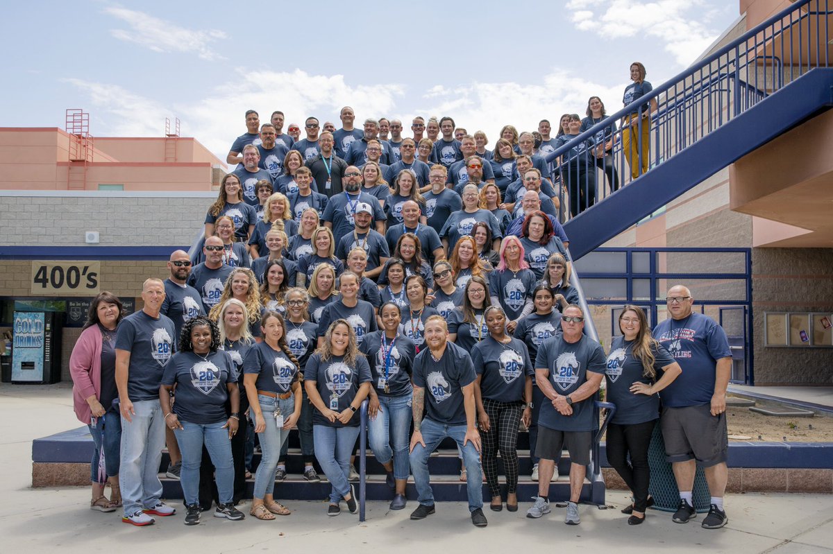 When you work at the best #highschool in the universe, this is the expectations! No lines to see the counselors on the #firstday and an awesome environment <a href="/SRmustangs4life/">SRHS StuCo</a> <a href="/SRHSCounselors/">SRHS Counselors</a> <a href="/RidgeNation702/">Shadow Ridge HS</a> #mustangs