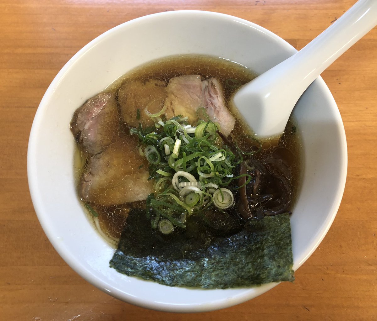 【ゆぶき】筑紫野市の「麺屋ゆぶき」で「醤油ラーメン」を頂きました。非とんこつのお店ですが、主張弱めのオーソドックスな醤油スープでした。オープンして２年弱くらいのお店のようです。