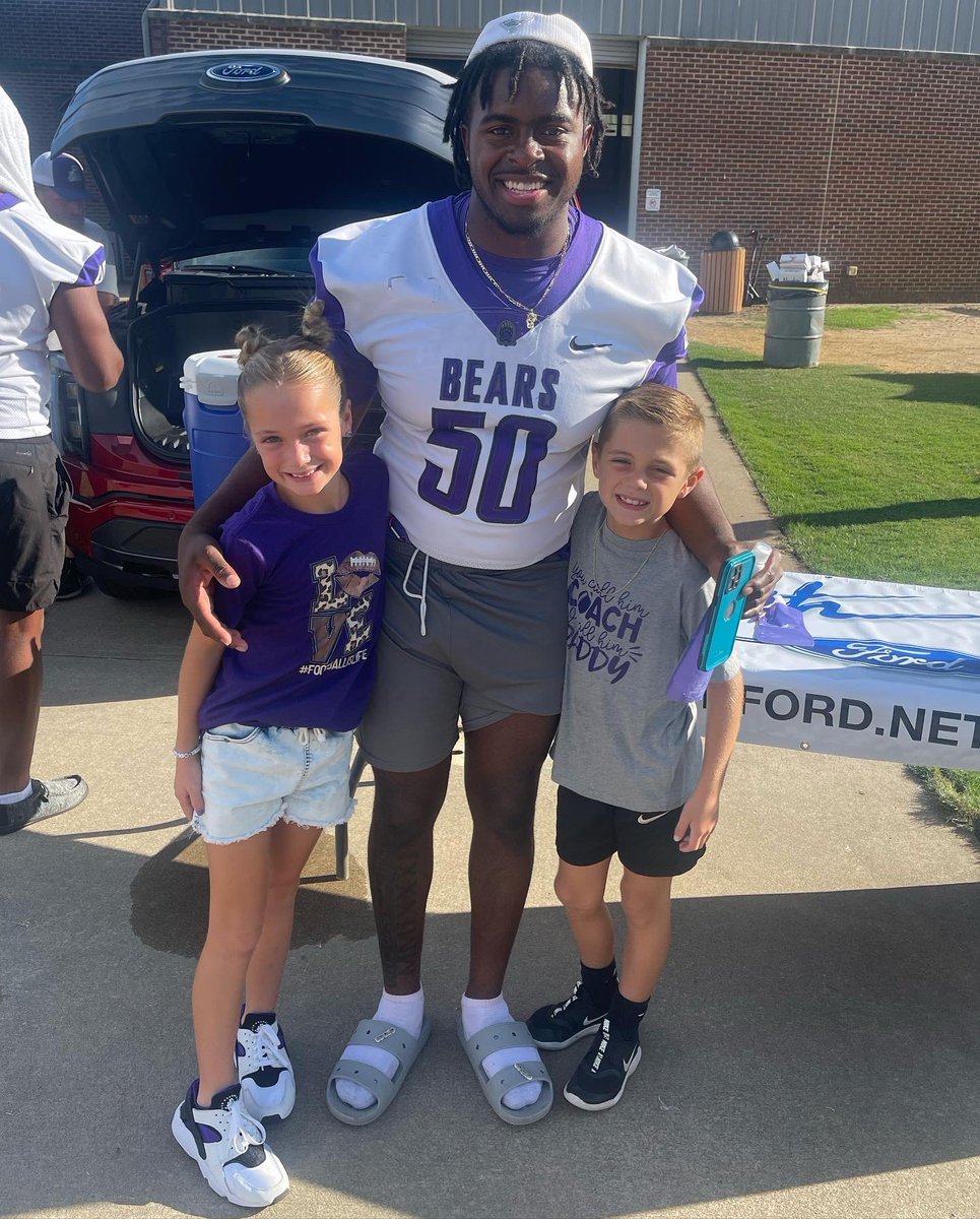 Big thanks to <a href="/CityofConway/">City of Conway, Arkansas</a> for coming out to support all UCA Athletics <a href="/Conway_Chamber/">Conway Area Chamber of Commerce</a> for an amazing evening at: GLOBE LIFE EVERETT &amp; ASSOCIATES UCA PURPLE PASSION event. We love our student athletes! 🐻💜 #uca #bearclawsup #bleedpurple
