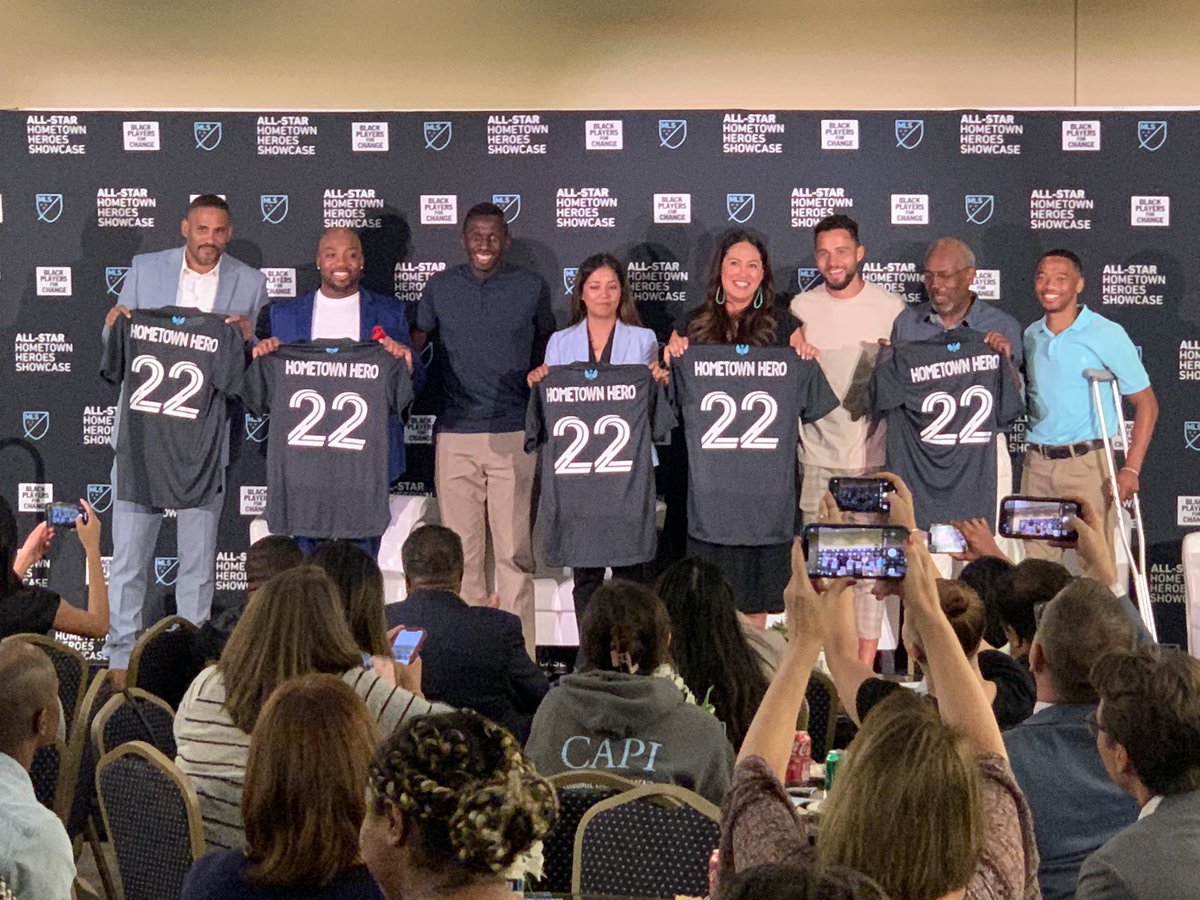 Nabi_K18's tweet photo. Very blessed to have been apart of the hometown heroes showcase! These individuals and their organizations do so much for their respective communities and it is good to see them being recognized on such a stage!
@capi_usa @WalkerWestMusic @MIWRC_MN and T.O.U.C.H https://t.co/x3PUbxP1nG