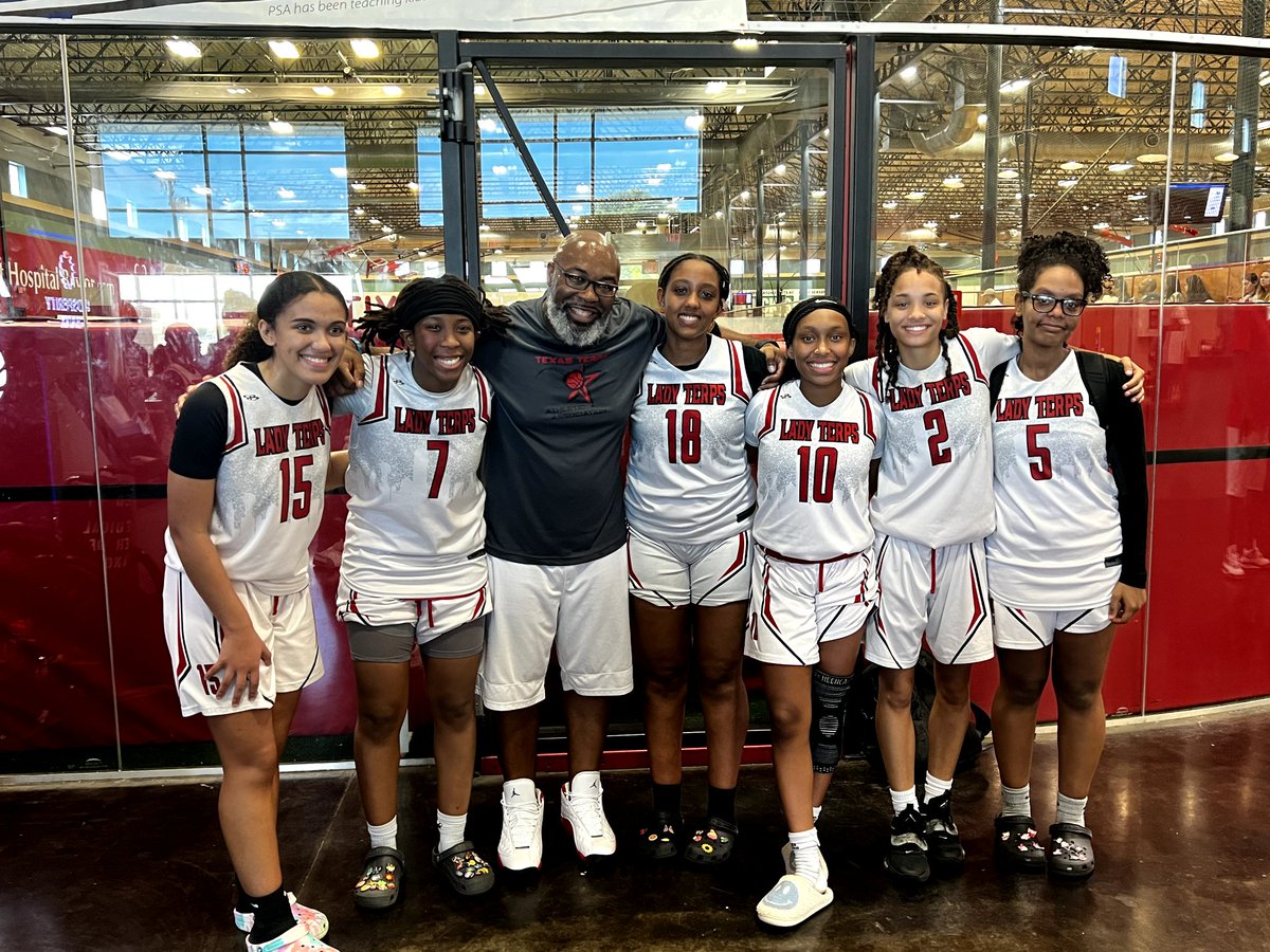TexasTerps's tweet photo. Ended the season with a dub and sent our seniors off to their final year of high school ball. This is/was an awesome group of young ladies. I will miss them but this is not the end! https://t.co/6zInktE28N