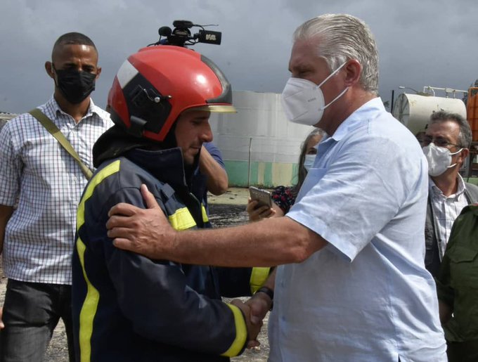El presidente de la Republica, <a href="/DiazCanelB/">Miguel Díaz-Canel Bermúdez</a>, afirmó que este martes ha sido el mejor día, el que abre paso a la victoria, tras conocer cómo se ha cumplido la estrategia diseñada para la extinción del incendio en la base de supertanqueros de #Matanzas. buff.ly/3AapCT2