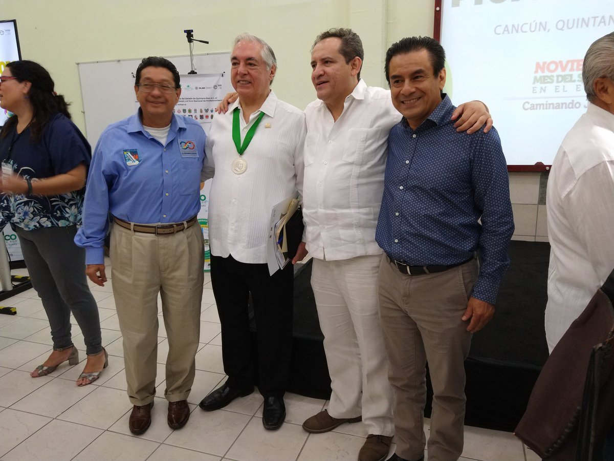 mapachestec's tweet photo. @omaralpuche @leonpres @alain_ma @FLOTAFRANCISCO @LigiaSierraA @60_maldonado @arquitecto_mx Felicidades por su cumpleaños al amigo de la #ComunidadMapache @leonpres @iapqroo que sean muchísimos más años en unión de la familia y seres queridos. Fraternal abrazo. https://t.co/Pr7Vsfsqnu