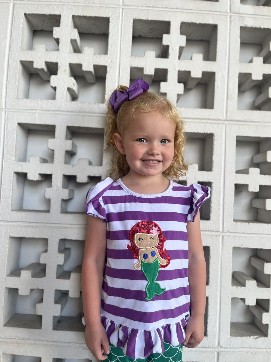 Dani_B_93's tweet photo. Tomorrow my baby starts K-3🥹🥹 📚 🖍 ✂️ https://t.co/tq9s9xLwa0