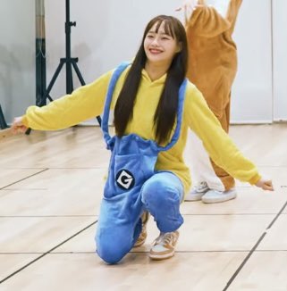 chuuchootrainn's tweet image. i live for chuu minion i breathe chuu minion chuu minion is my everything