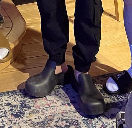 2jihope's tweet photo. jihope walk in a room and their shoes enter 5 minutes before https://t.co/mjsaCiTFuJ