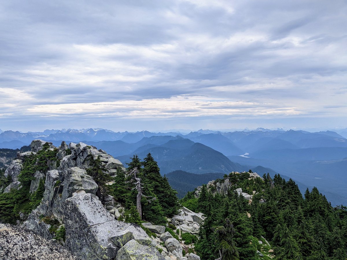borjasotomayor's tweet photo. Today was spent hiking up to the top of @Mount_Pilchuck, which I'd honestly place amongst the best hikes I've ever done. Not only is the hike itself great (challenging without feeling overwhelming), the views from the top are also *amazing* https://t.co/lwFP9rh8VU