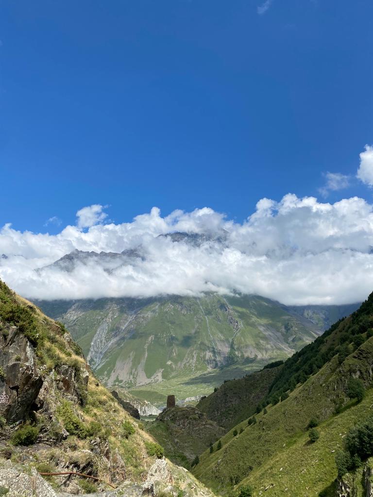 eL_REF_'s tweet photo. Klasztor #Sameba 2170 mnpm
#Kaukaz oczami atramentowej. Wulkan który ostatnio aktywny był 6tys lat temu coraz bliżej 🏔️ #Góry #Outdoor #OdważnaDestynacja https://t.co/7CaXjBOm5i