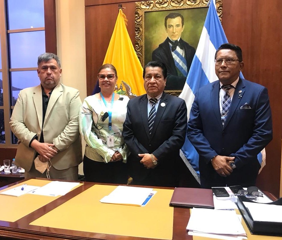 Médicos593 tweet media