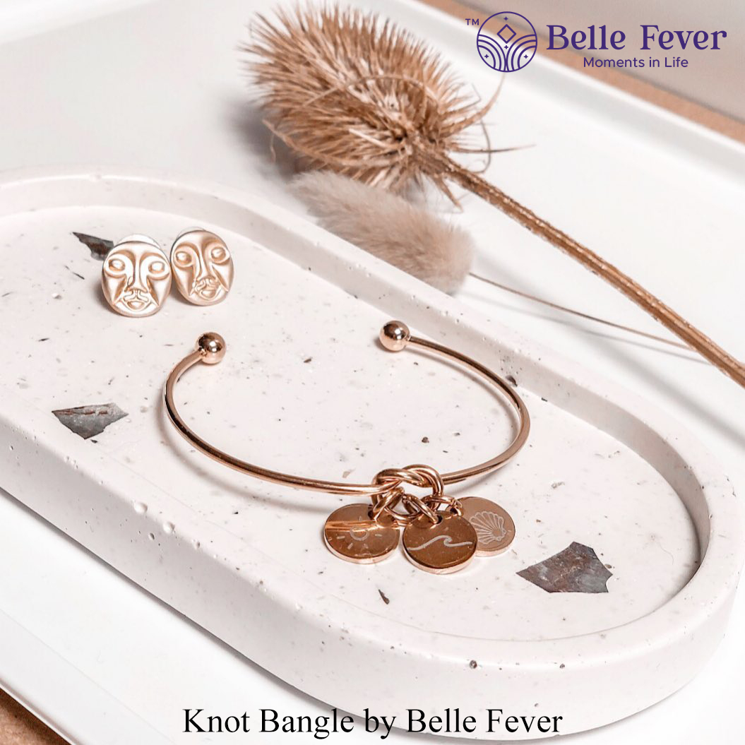 XiandoB's tweet image. If you want your loved ones to smile bright, then get these dazzling and delicate pieces for them with sweet messages and inscriptions that have a deep meaning😍
Special Offer Alert 🥳
Follow this link: bit.ly/3badHv3    

#Bellefever #MHHSBD #STEM