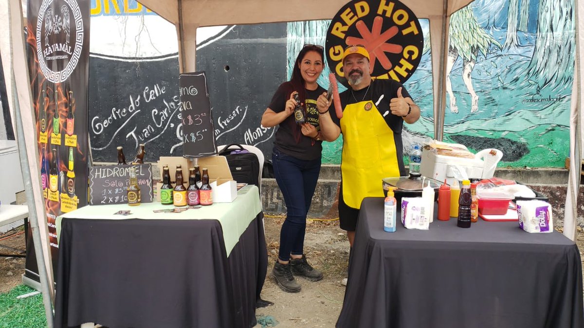 JeremiasHelmut's tweet photo. En #PaloSantoFest, estuvimos con los #MegaDog de #RedHotChiliDog, mi emprendimiento...
#HelmutJeremias https://t.co/fyQlrFNtWj