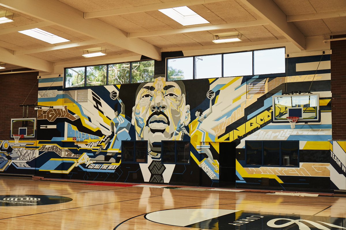 Legendary moments with the Doggfather!! Incredible day in the LBC w/ @snoopdogg and #CurryBrand… seeing the AMAZING artwork by @DamionScott2 for our newly renovated court at @bgclublb. Couldn’t ask for a better collab in our ongoing mission to help serve our communities 🙌🏽💪🏽