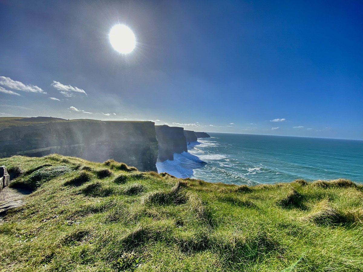 The Cliffs of Moher, spectacular and impressive seeing the sheer force of Mother Nature at work!! What’s a great place you’ve visited and impressed you ? @CliffsofMoherIE #Ireland @TourismIreland @discoverirl @GoToIrelandCA #mothernaturesbeauty #winds #ocean #sea #powerful