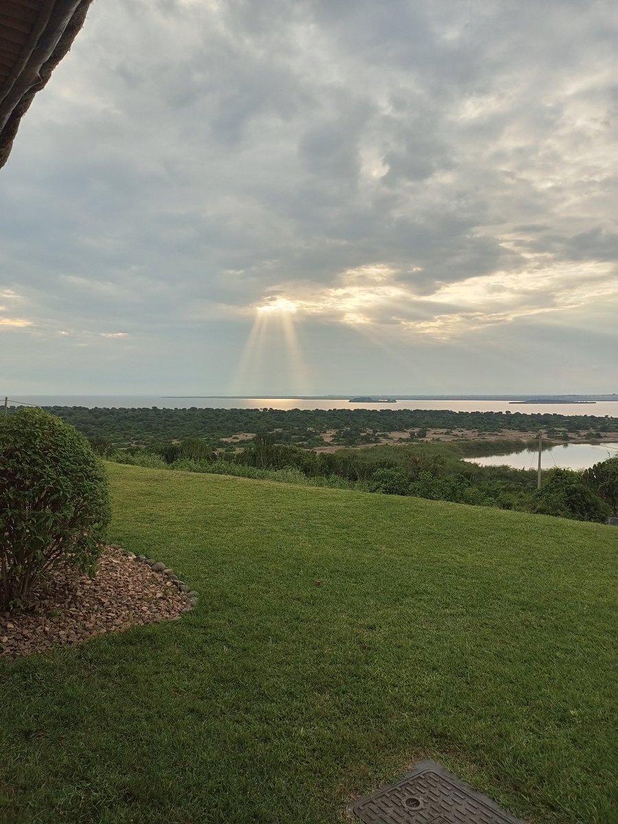Josephine_bk's tweet photo. Sights #QueenElizabethNationalpark #ConserveNature #BeautifulKasese
#Mweyasafarilodge
#LoveNature https://t.co/ETwg81ptvs