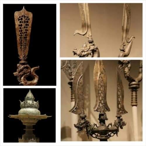 Mahkota kebesaran kerajaan ( Makutho kencono )dan
Pusaka Pataka saksi kebesaran  kerajaan Majapahit Wilwatikta di Nusantara