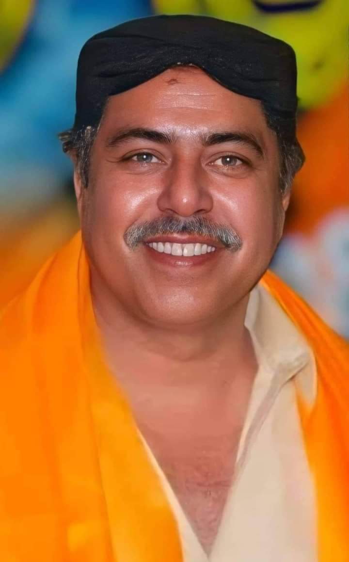 A leader is the one, who knows the 
way, goes the way and show the way.
Happy Birthday to Bashir Khan Qureshi. A true inspirational Sindhi leader who touch many hearts.❤

#HBDShaheedBashirQureshi 
#Jeaysindh