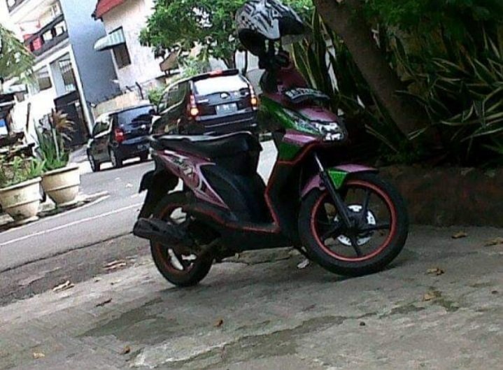 HalimGhafar's tweet photo. jatuh bangun,timbul tenggelam bersama si pinky 
yg lain hanya figuran 
Selebihnya sekedar penonton https://t.co/eMReoovJlu