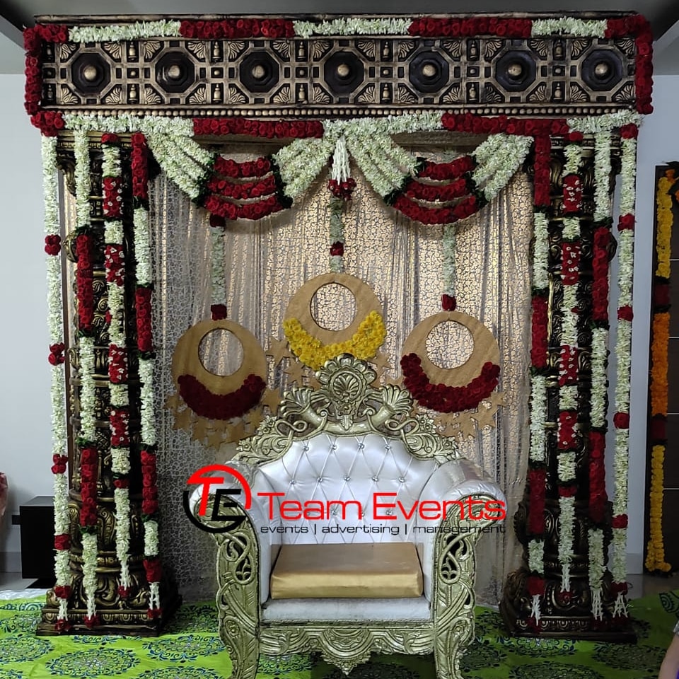 eventsbyTEAM's tweet photo. Today Haldi &amp; Groom backdrop event decore By team events
Call us 9010281111

#bestweddingplanner #bestweddingplannerinkakinada #bestweddingplannerinamalapuram #bestweddingplannerinyanam #destinationweddings #destinationweddingplanner #mehandi #mehandidecor #haldiceremony https://t.co/FQkLRxBfxg