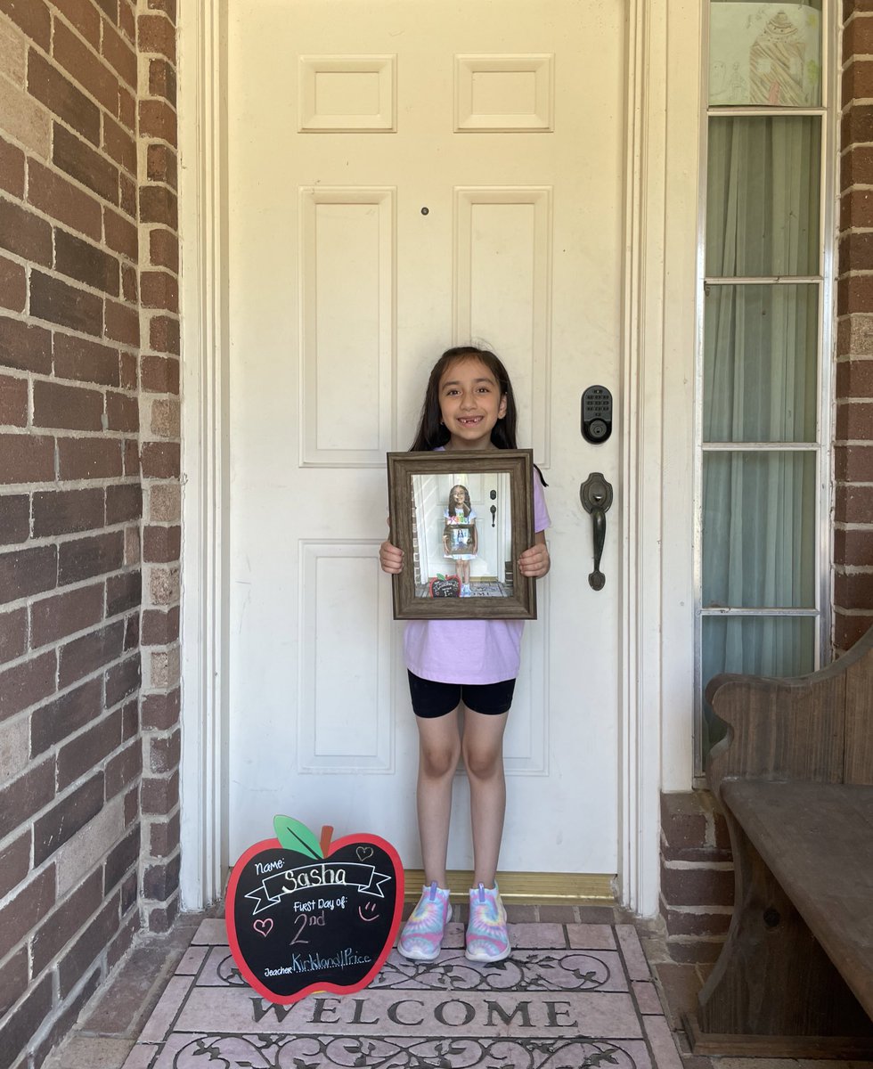 Melly_Jimenez's tweet photo. My babies had a good day 🥰😍 @HumbleISD_OE @Oaks4th @2ndGradeOaks @Oakskinder https://t.co/xQtKN92UDN