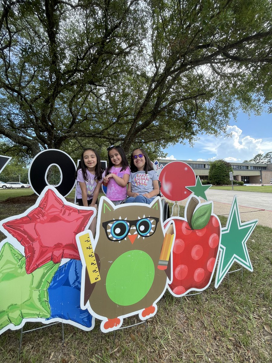Melly_Jimenez's tweet photo. My babies had a good day 🥰😍 @HumbleISD_OE @Oaks4th @2ndGradeOaks @Oakskinder https://t.co/xQtKN92UDN