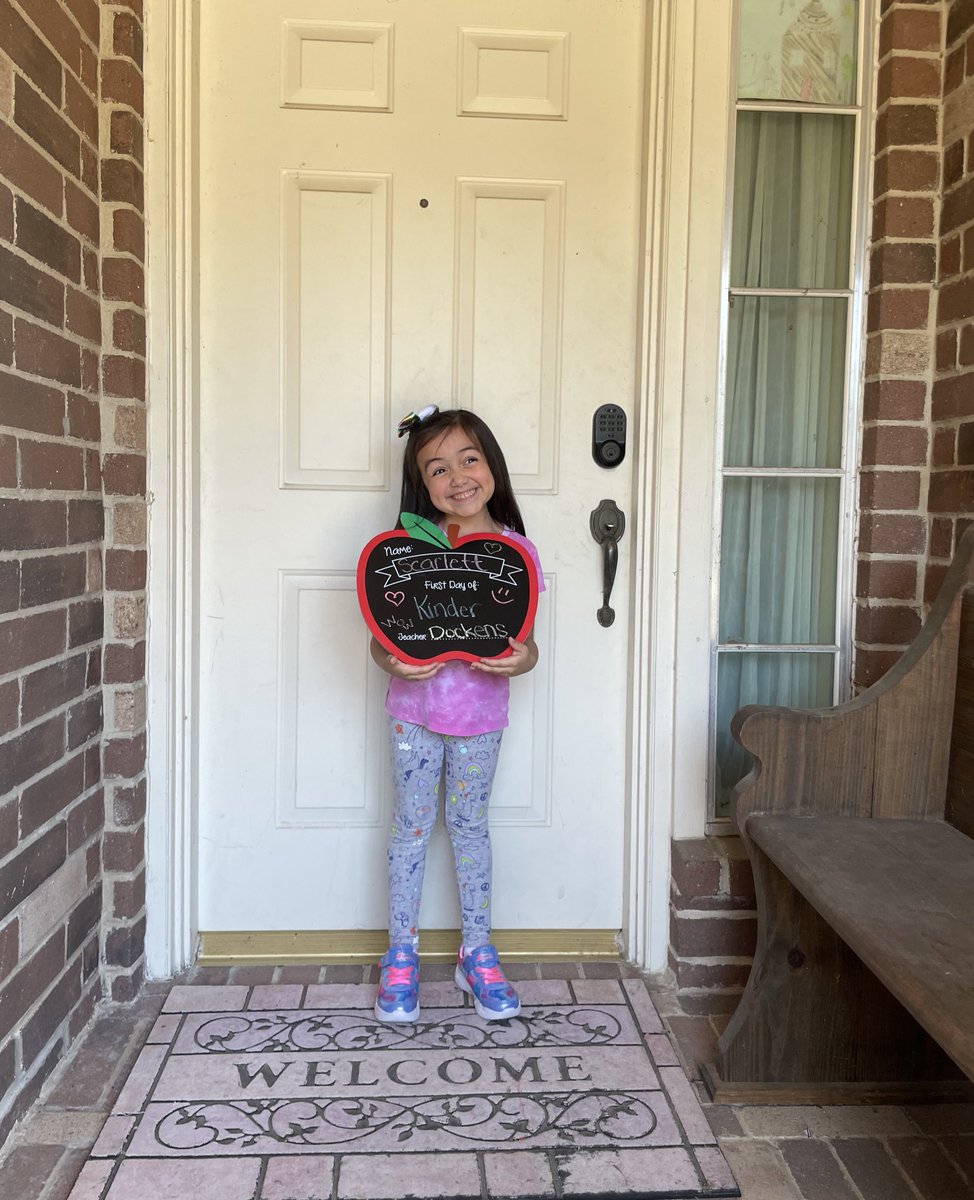 Melly_Jimenez's tweet photo. My babies had a good day 🥰😍 @HumbleISD_OE @Oaks4th @2ndGradeOaks @Oakskinder https://t.co/xQtKN92UDN