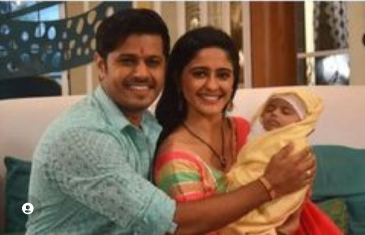 121Sairat's tweet photo. Sairat cute little her son vinayak uff vinu❤💕
#GhumHaKisikeyPyaarMeiin
#SaiRat 
#AyeshaSingh 
#neilbhatt https://t.co/AkSEjfUVhZ