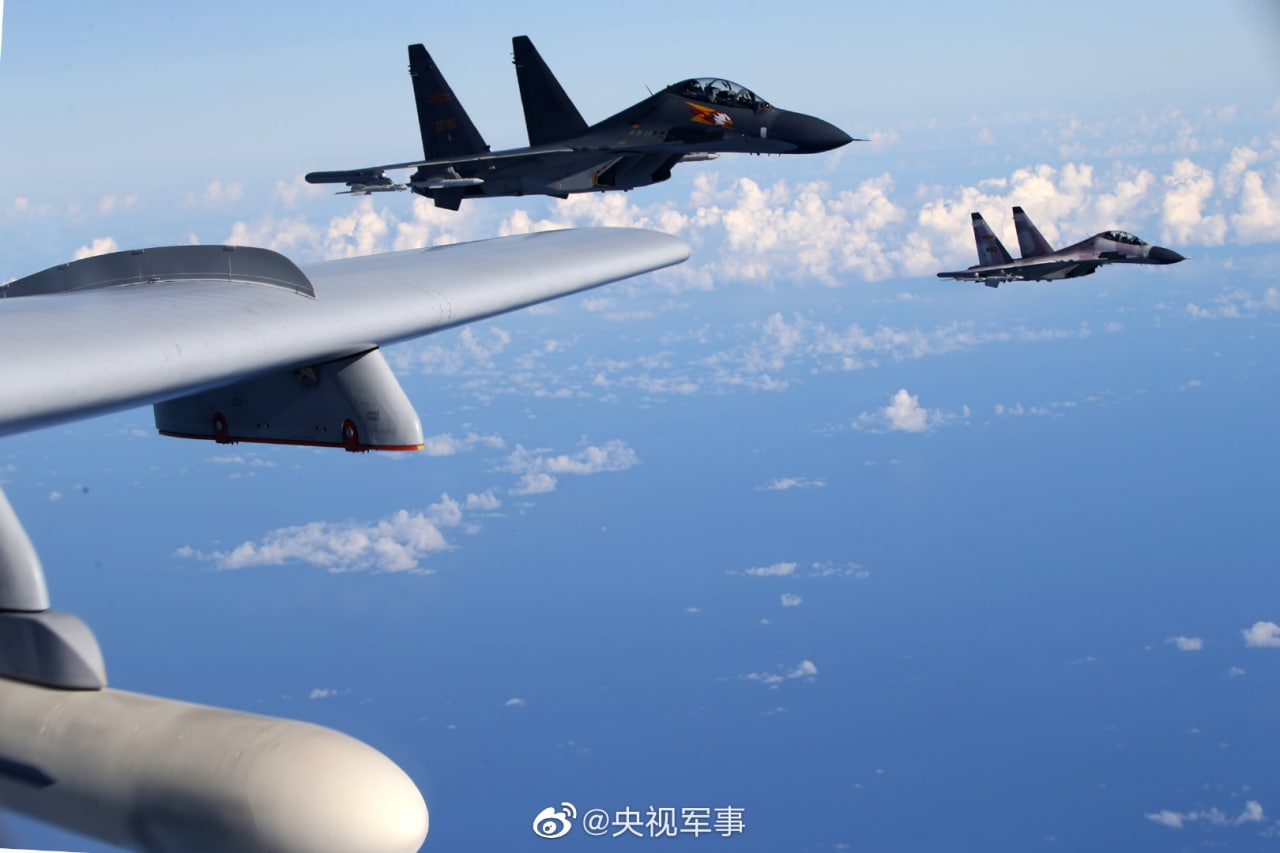 FZy-SusWQAEG0vf?format=jpg&name=large