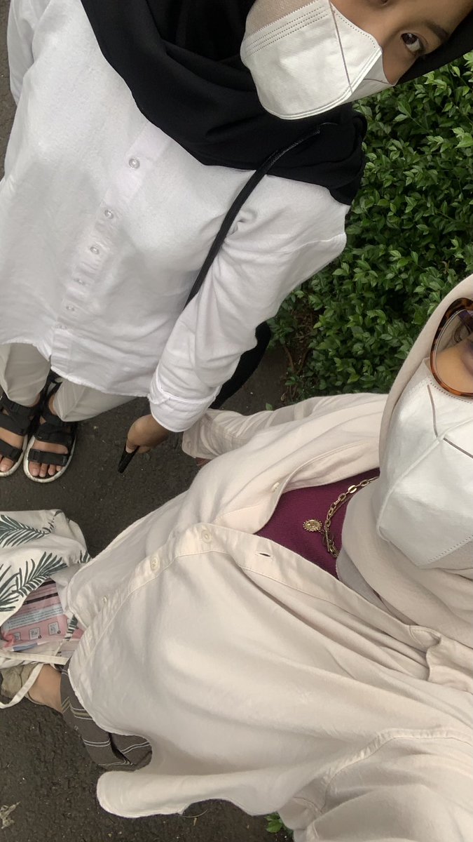 ainiww's tweet photo. nah firstt ootd cekk duluu hihii😬 ini salah satu sahabat aku yang bantuin! #VOKASIIMPACT #MPKMB59SVIPB #IPBDIGDAYA #VOKASIJUARA  #TheGlimpeStoryofGatamalaAgrinawa https://t.co/jdEYXnGDex