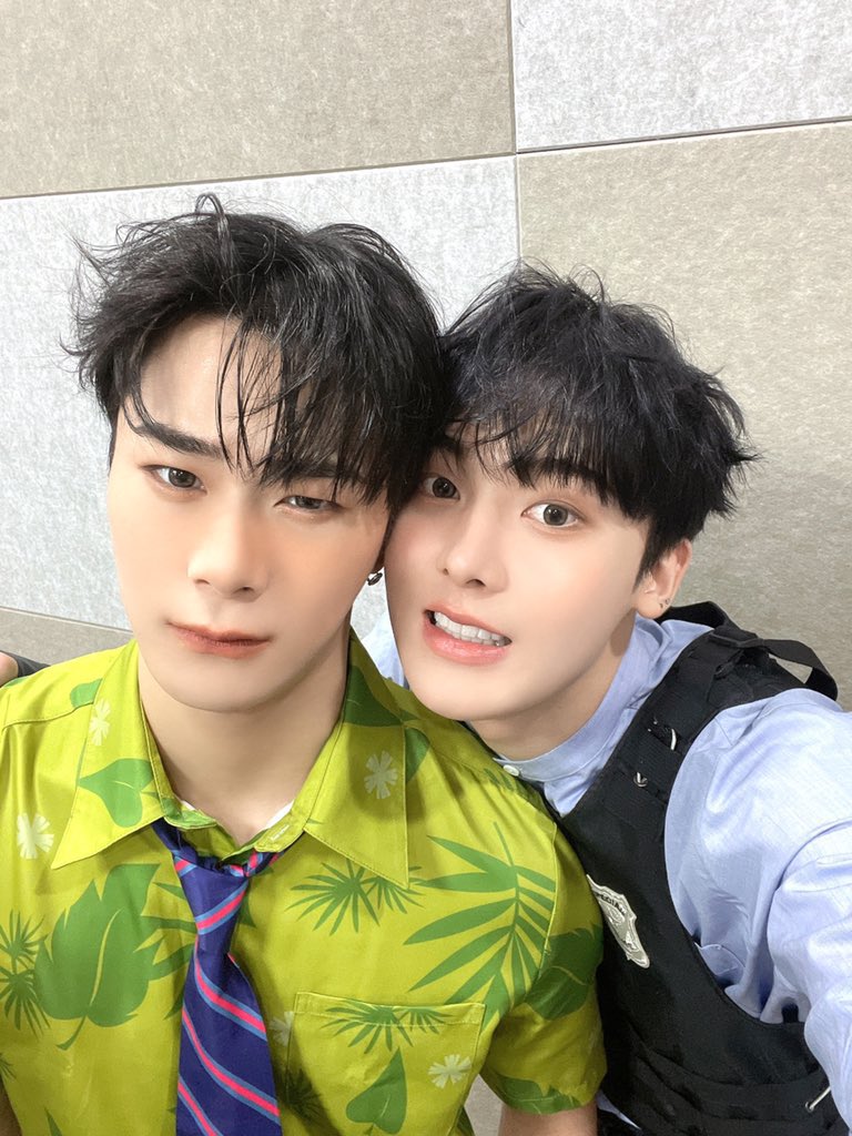 mozziddana's tweet photo. 그냥 다줬다 얘더라… 닉주디 딴콩 https://t.co/WKrcNVUBte