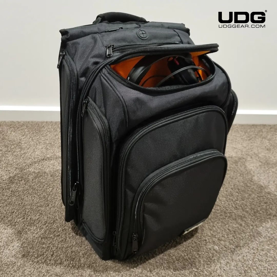 udggearcom's tweet photo. Thanks @djgex_ for showing every DJ needs: the UDG Ultimate DIGI Backpack
#UDG #UDGGEAR #Deejay #Producer #DJLIFE #UDGonTheRoad #DJonTour #UDGreGram #backpack #digibackpack #djbackpack #laptopbag #laptopbackpack #djcontroller #serato #rekordbox #traktordj https://t.co/YkvPUsvDZH
